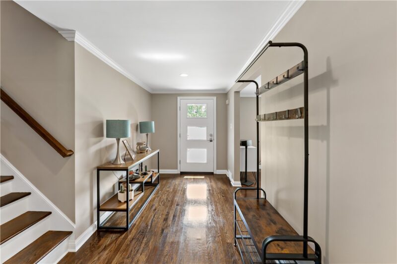 2640 Thorntree Dr — photo 4