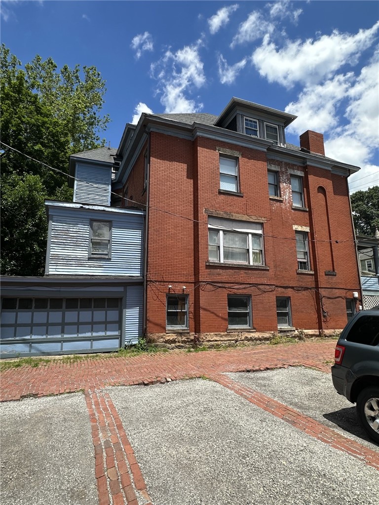 307 Highland Ave — photo 2