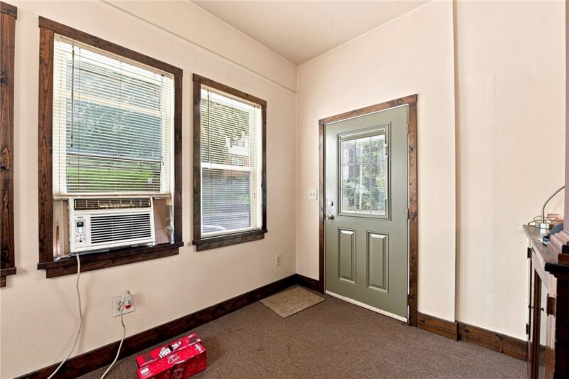 4716 Walnut St — photo 3