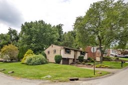 708 Regency Dr — photo 2