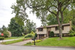 708 Regency Dr — photo 3