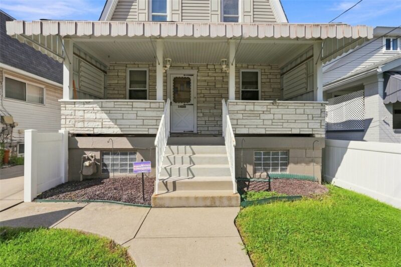 1435 Conroy St — photo 2