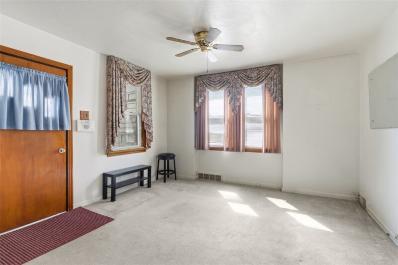 1435 Conroy St — photo 3