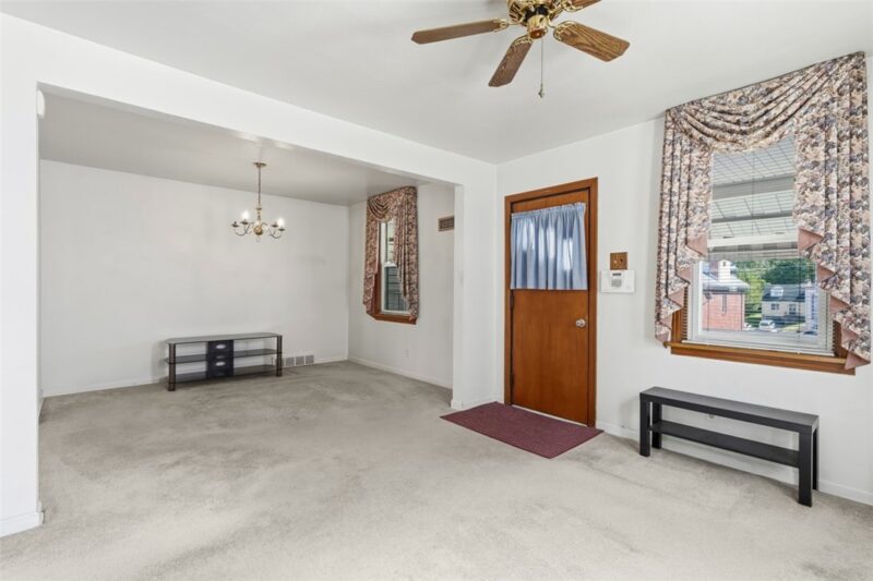 1435 Conroy St — photo 6