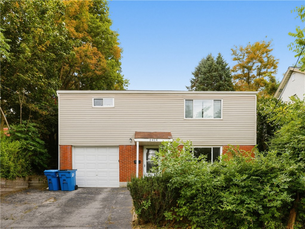 2414 School St — photo 1