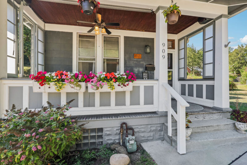 909 Stanton Ave Ext — photo 2