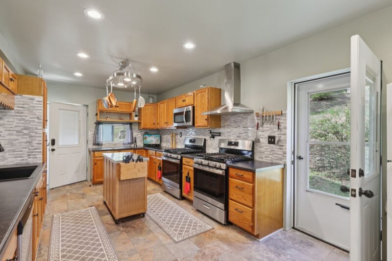 909 Stanton Ave Ext — photo 6