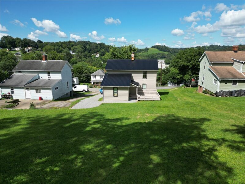 240 Roosevelt St — photo 3