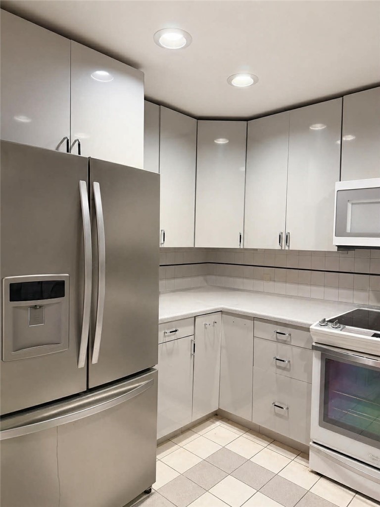 425 N Neville St 103 — photo 7