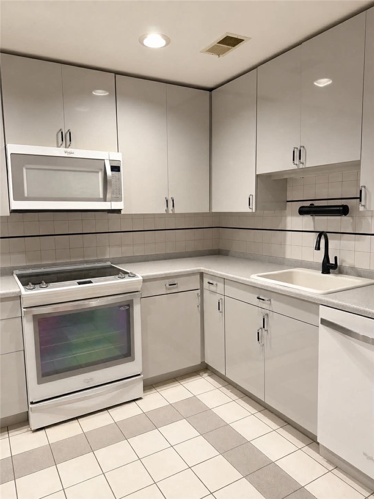 425 N Neville St 103 — photo 8
