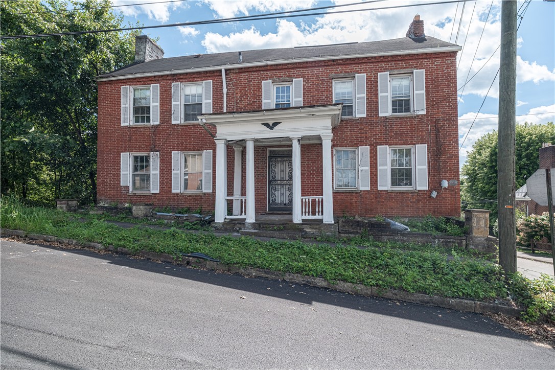 600 Front St — photo 1