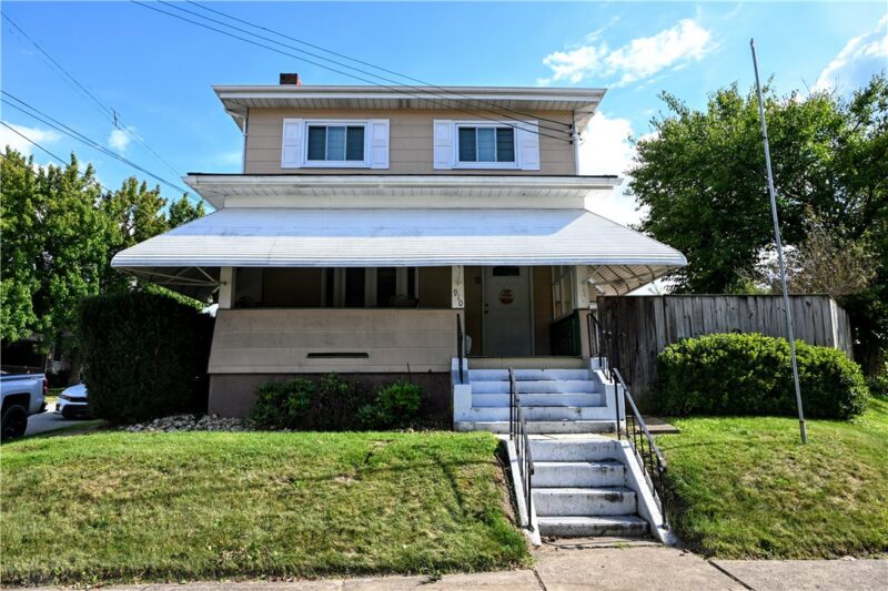 910 Elmwood St — photo 2