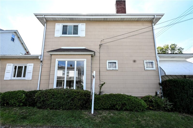 910 Elmwood St — photo 4