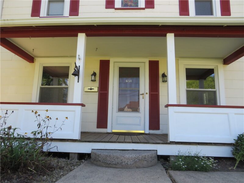 651 Liberty St — photo 2