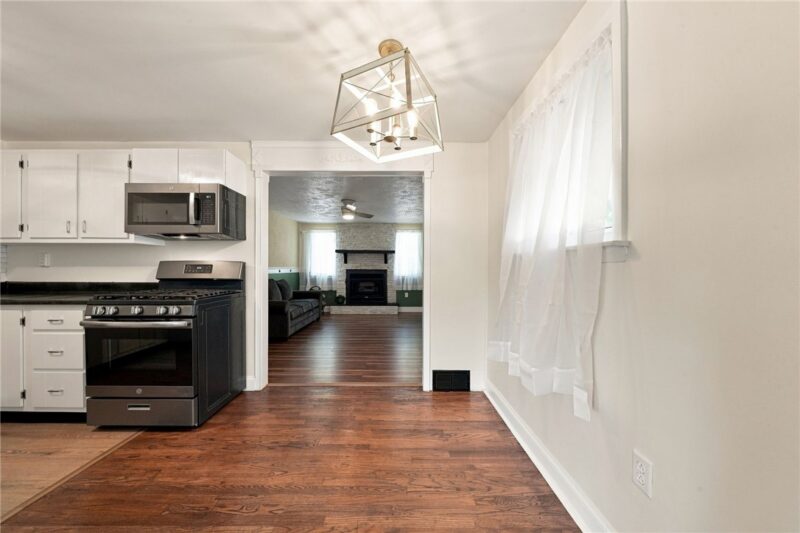 556 Anderson Ave — photo 5