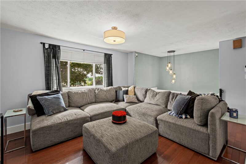 2760 Ravenwood Dr — photo 4