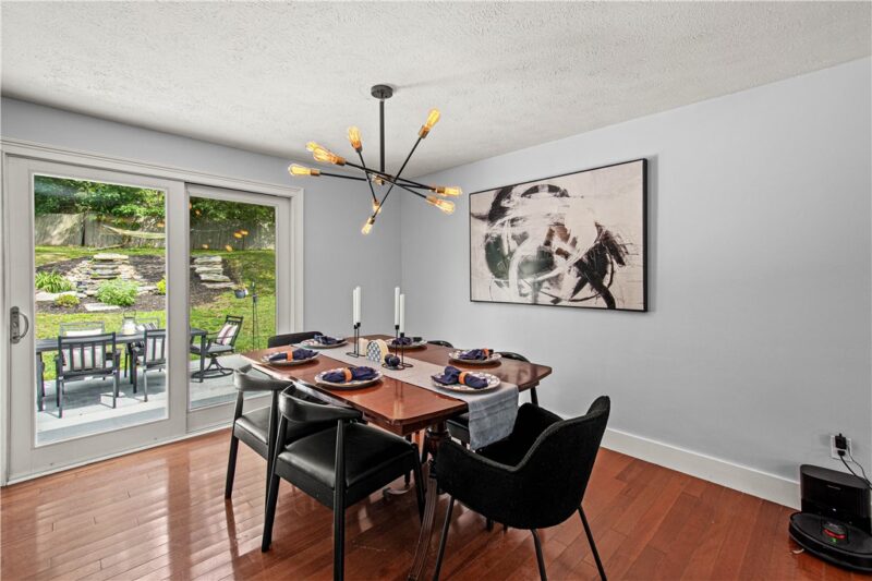 2760 Ravenwood Dr — photo 6