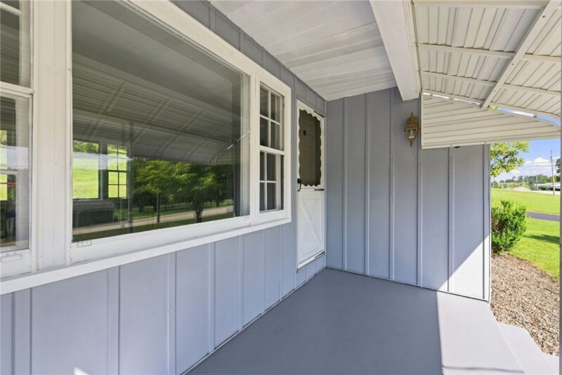 146 Youngstown Rd. — photo 2