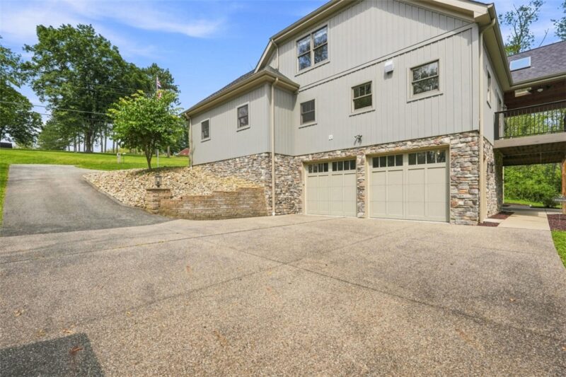 494 Ross Rd — photo 3