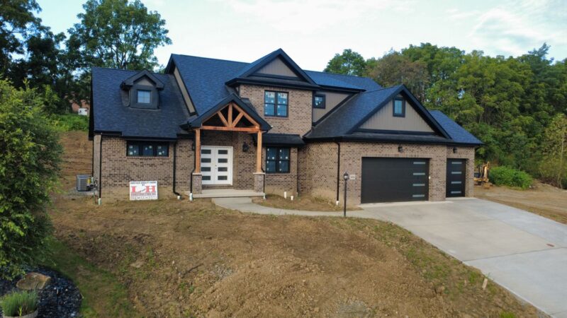 1064 Breezewood Dr — photo 2