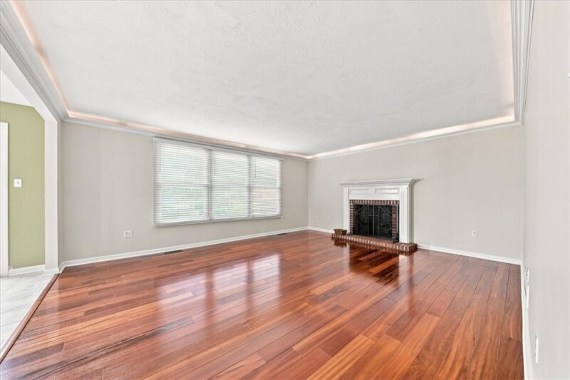 446 Crimson Dr — photo 4