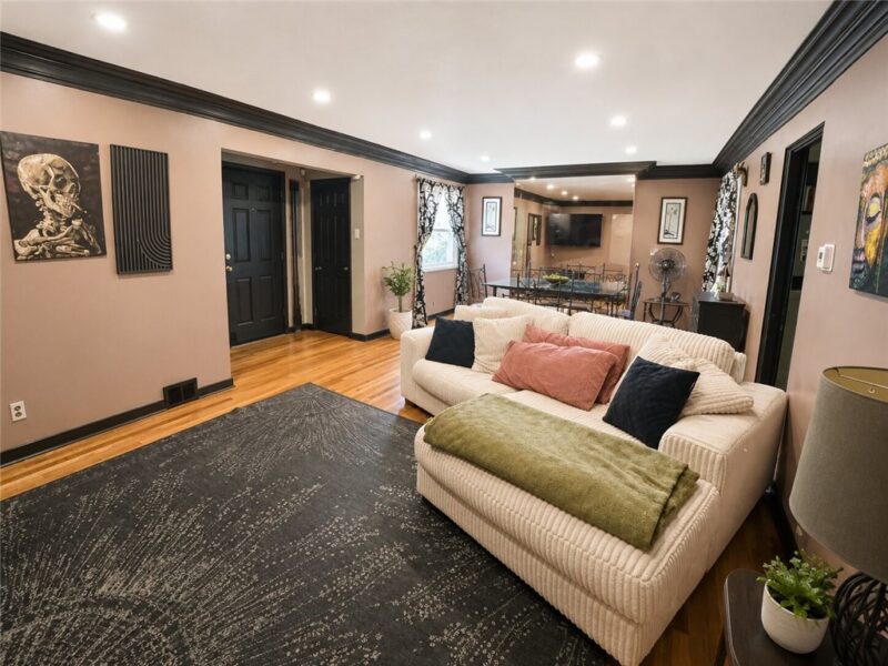 936 Gary Ave — photo 4