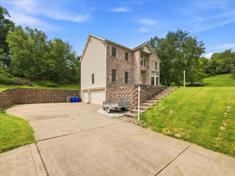 102 Hidden Oak DRIVE — photo 3