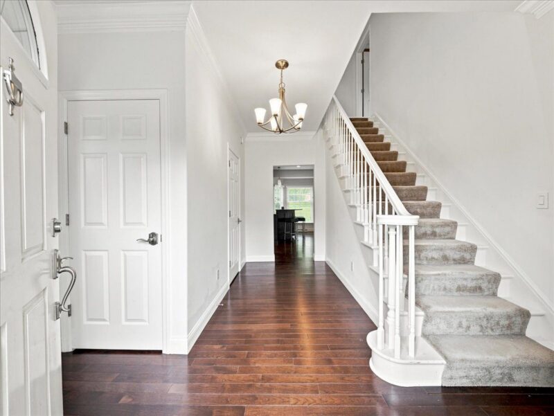 102 Hidden Oak DRIVE — photo 6