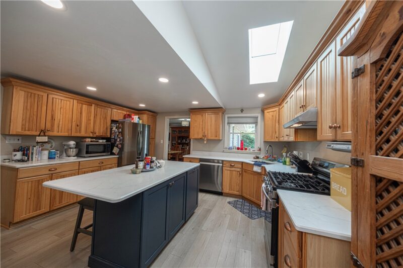 333 Lincoln Ave — photo 2
