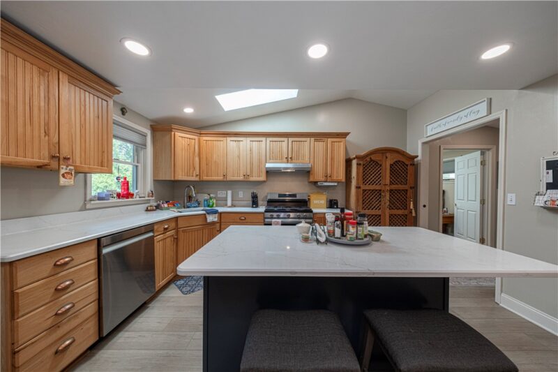333 Lincoln Ave — photo 3