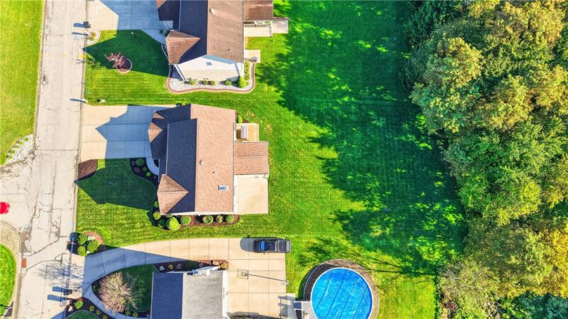1329 Samantha Way — photo 3