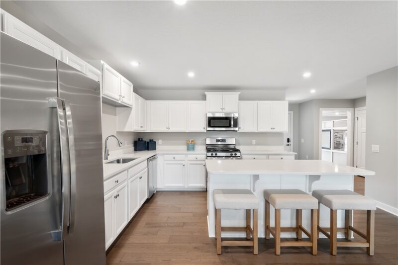 513 Fairway Drive — photo 2