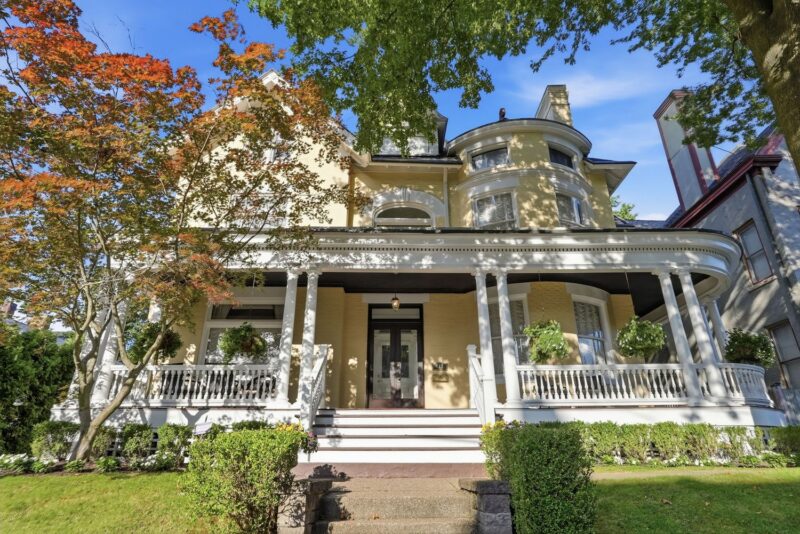 617 Saint James Street — photo 2