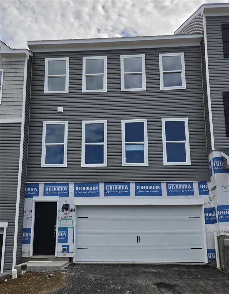 105 Laurel Hills Drive — photo 1