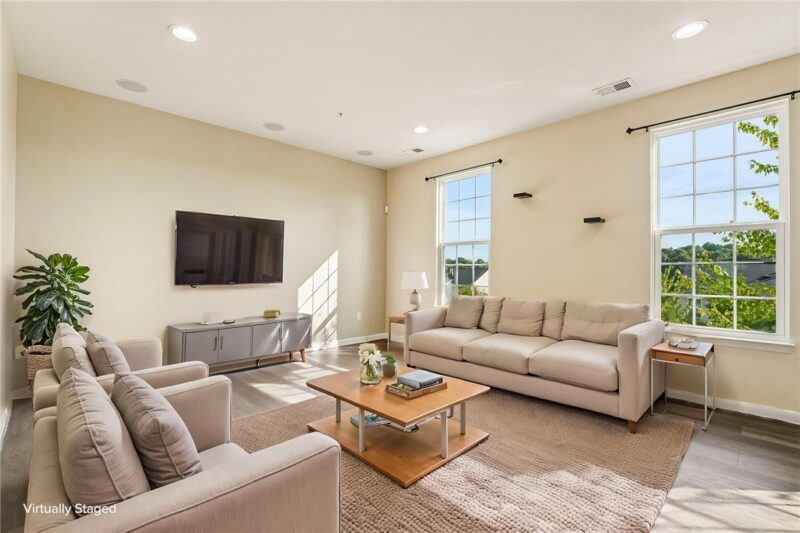 108 NOBLE WOODS — photo 3