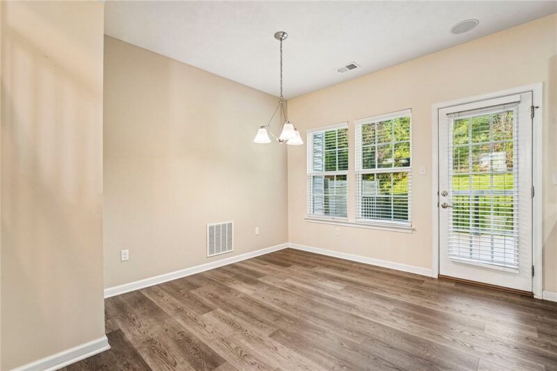 108 NOBLE WOODS — photo 4