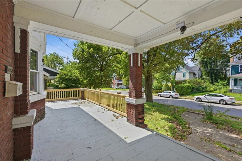 130 Euclid Ave — photo 3