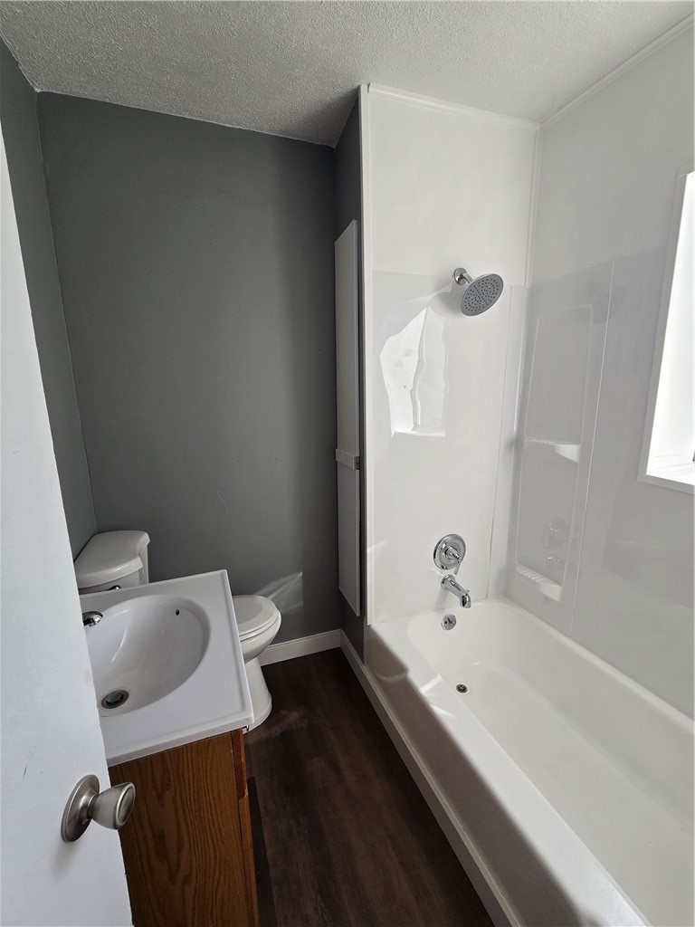 344 Catherine — photo 4