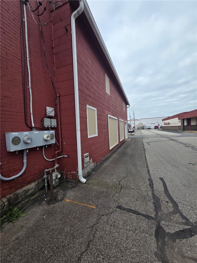 3275 S Main Street — photo 3