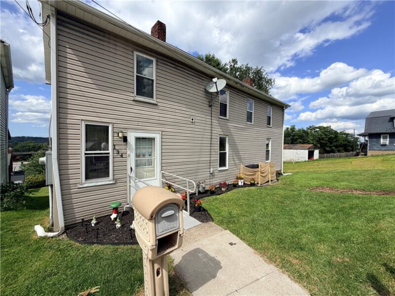 134 Morton Ave — photo 2