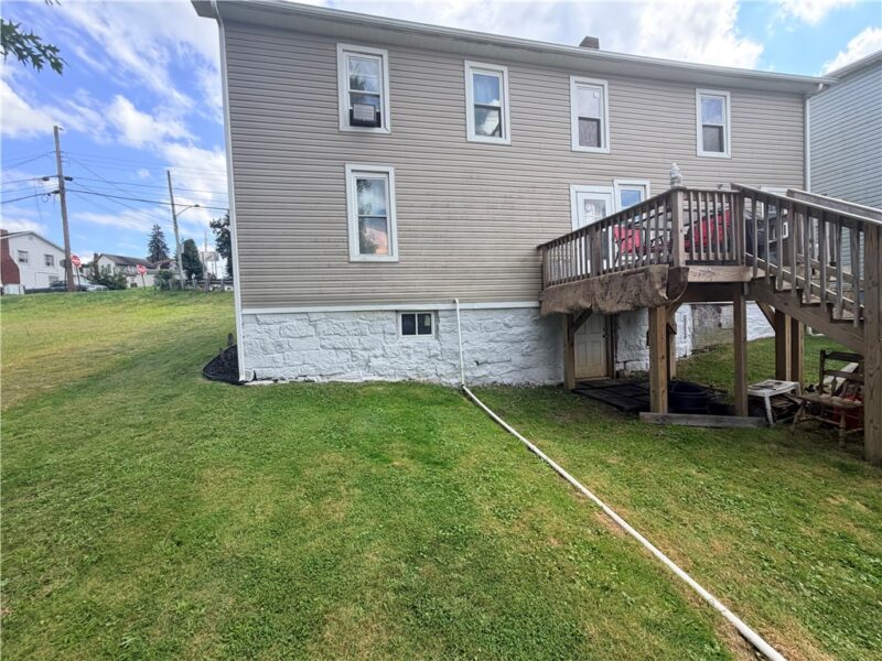 134 Morton Ave — photo 3