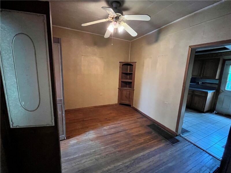 622 Trump Ave — photo 5