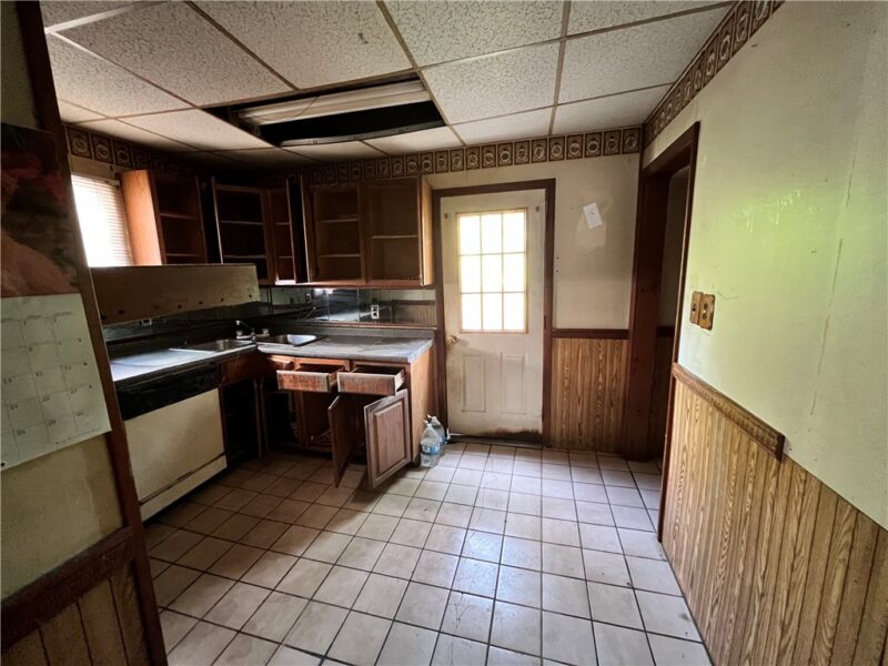 622 Trump Ave — photo 7