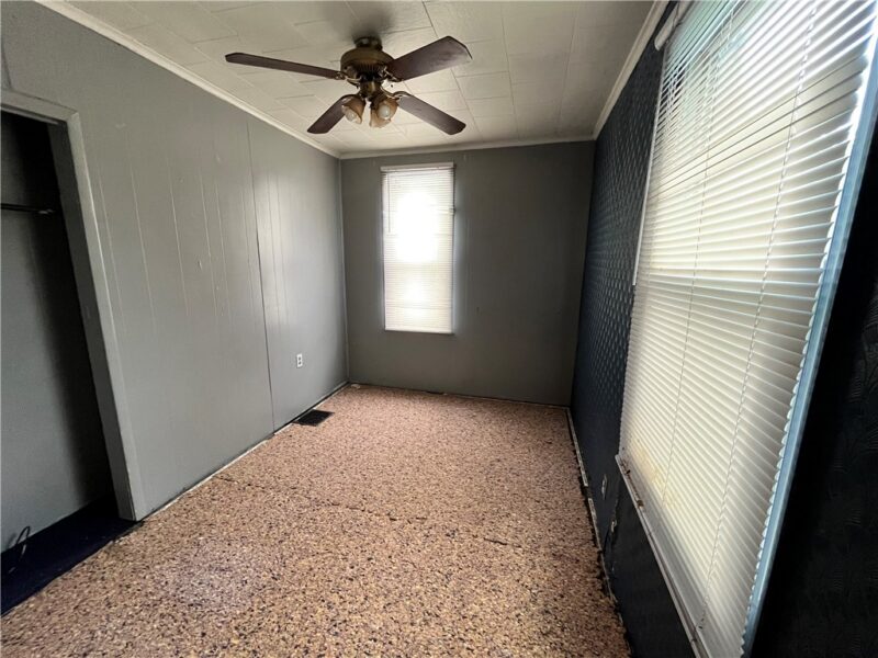 622 Trump Ave — photo 8