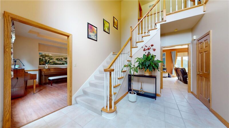 109 Aubrey Dr — photo 2