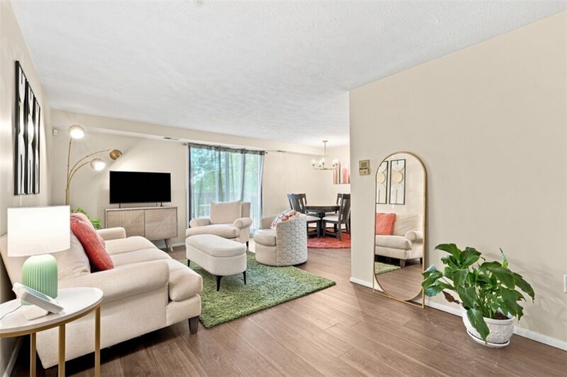 27615 Evergreen Run — photo 4