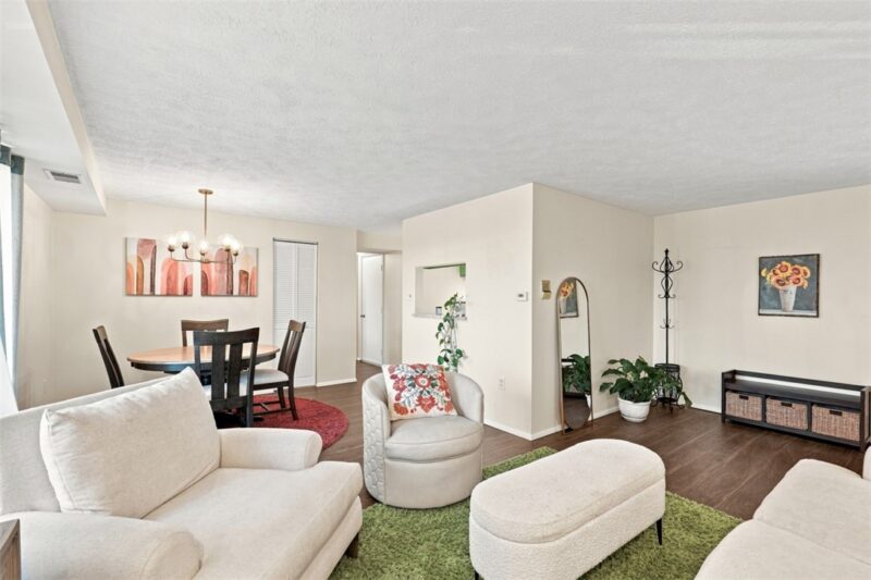 27615 Evergreen Run — photo 5
