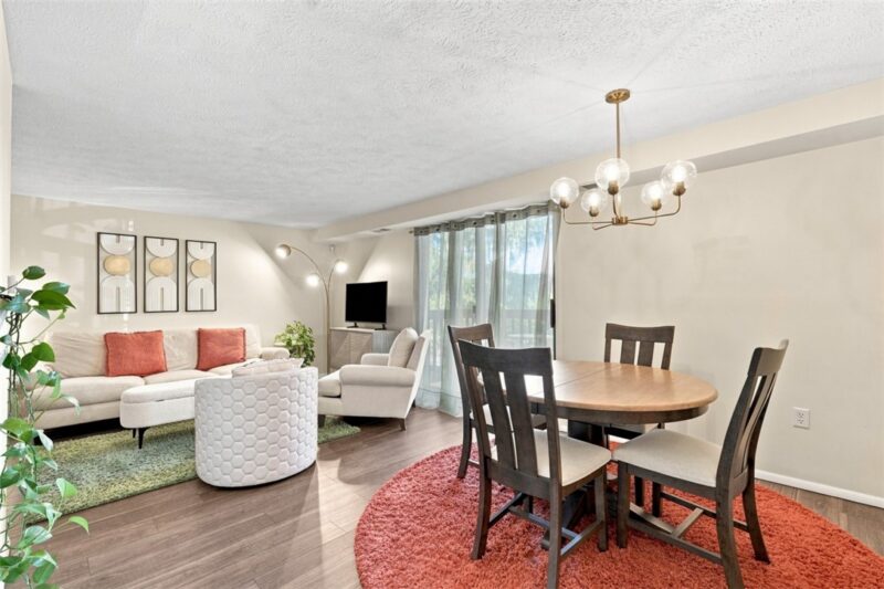 27615 Evergreen Run — photo 8