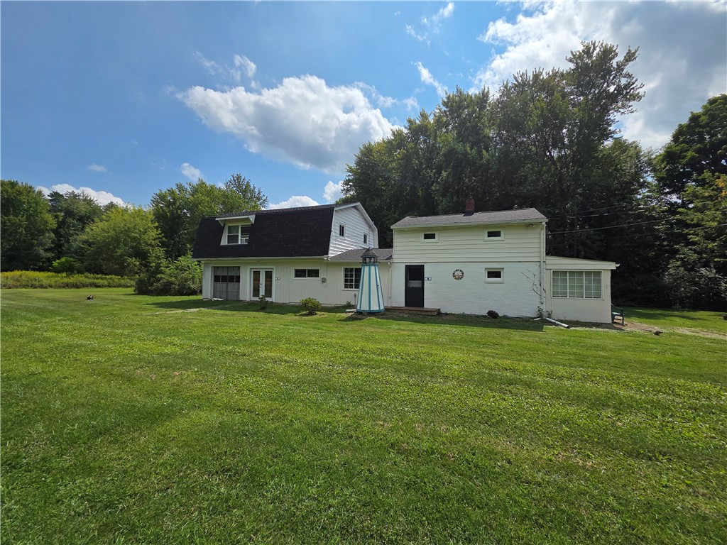 7586 Hurlbert Road — photo 1