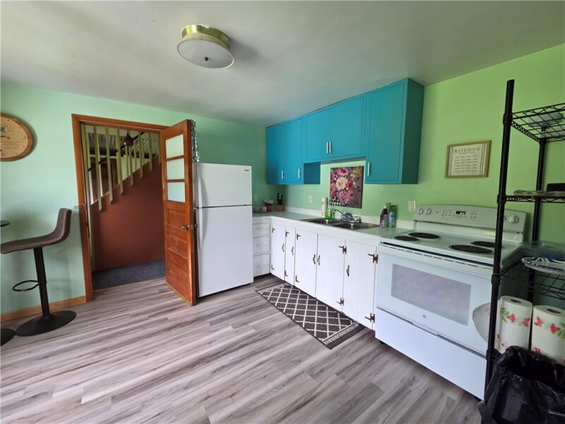 7586 Hurlbert Road — photo 4